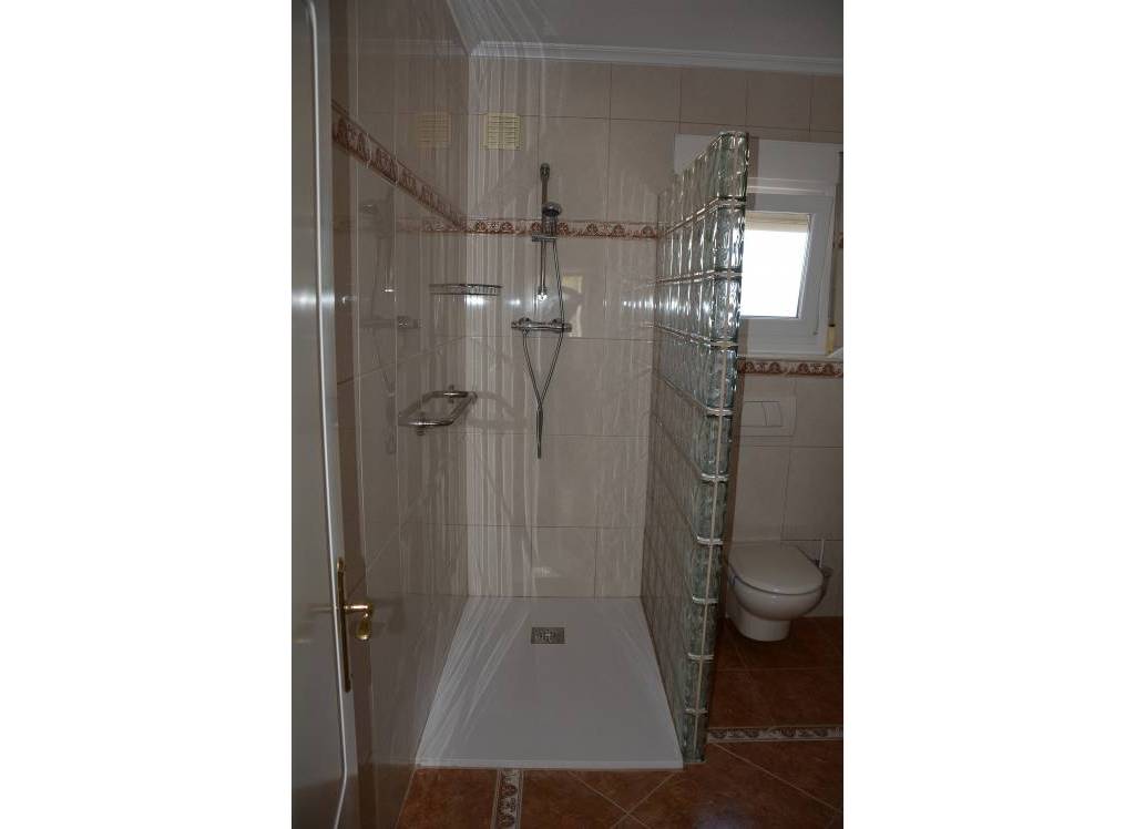 Resale - Villa - Hondón de las Nieves