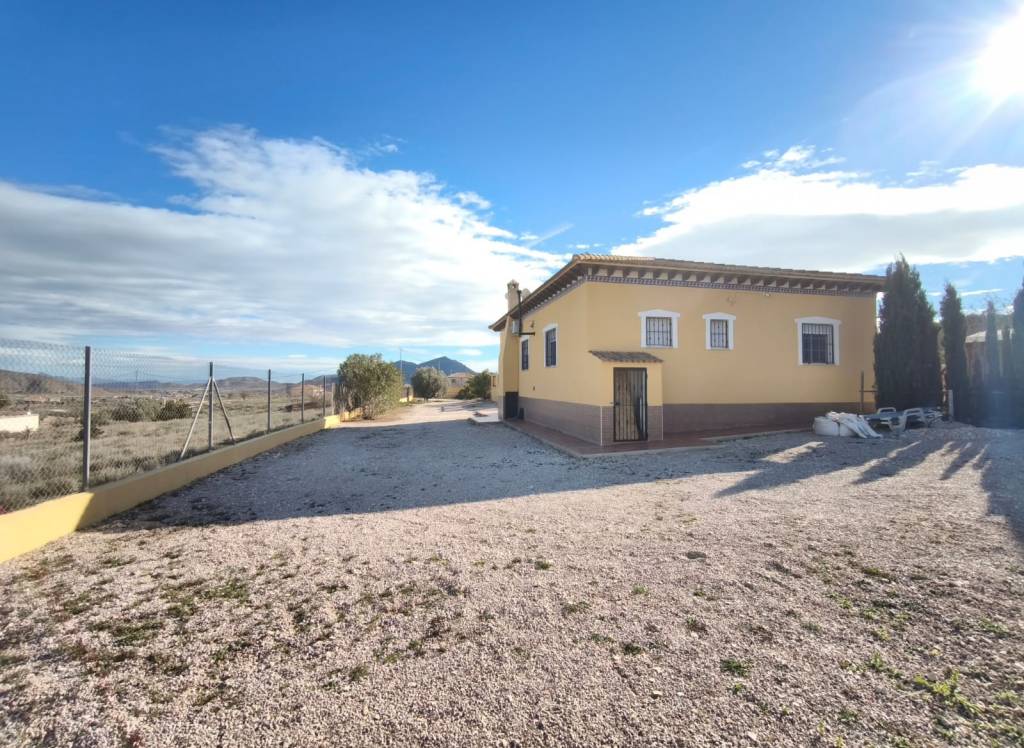 Resale - Villa - Hondón de los Frailes - Inland