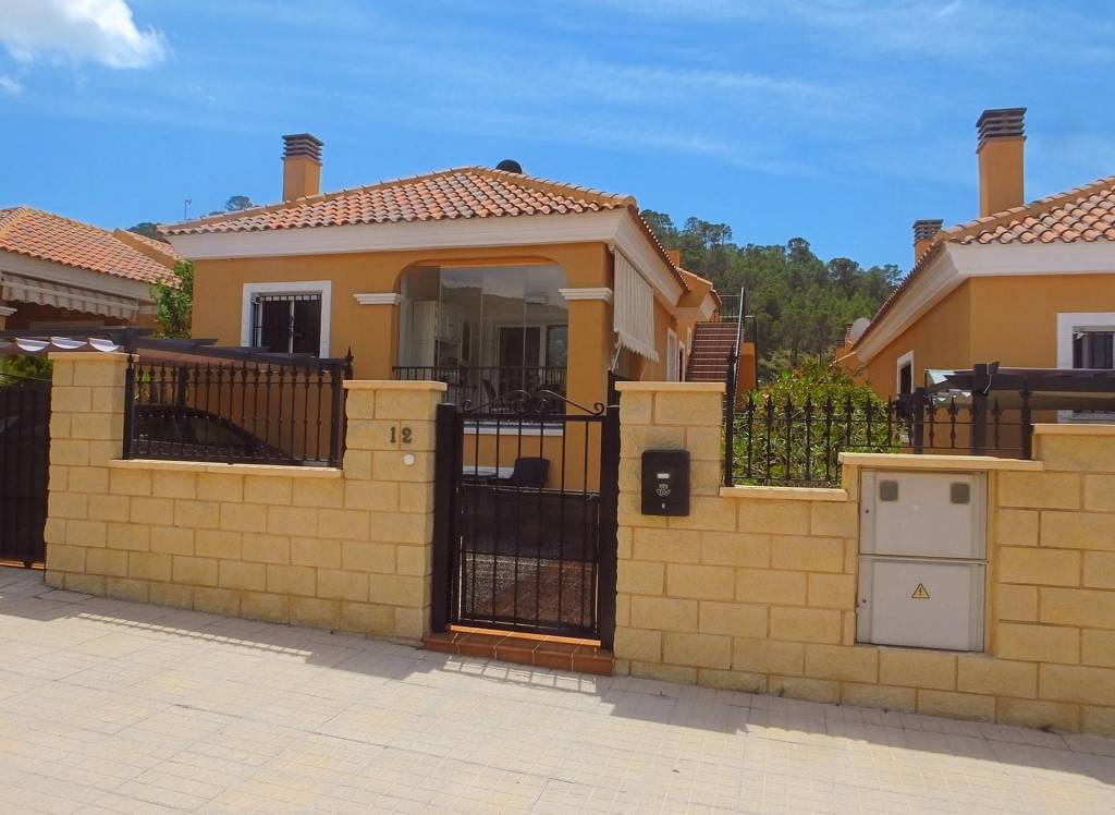 Resale - Villa - La Romana