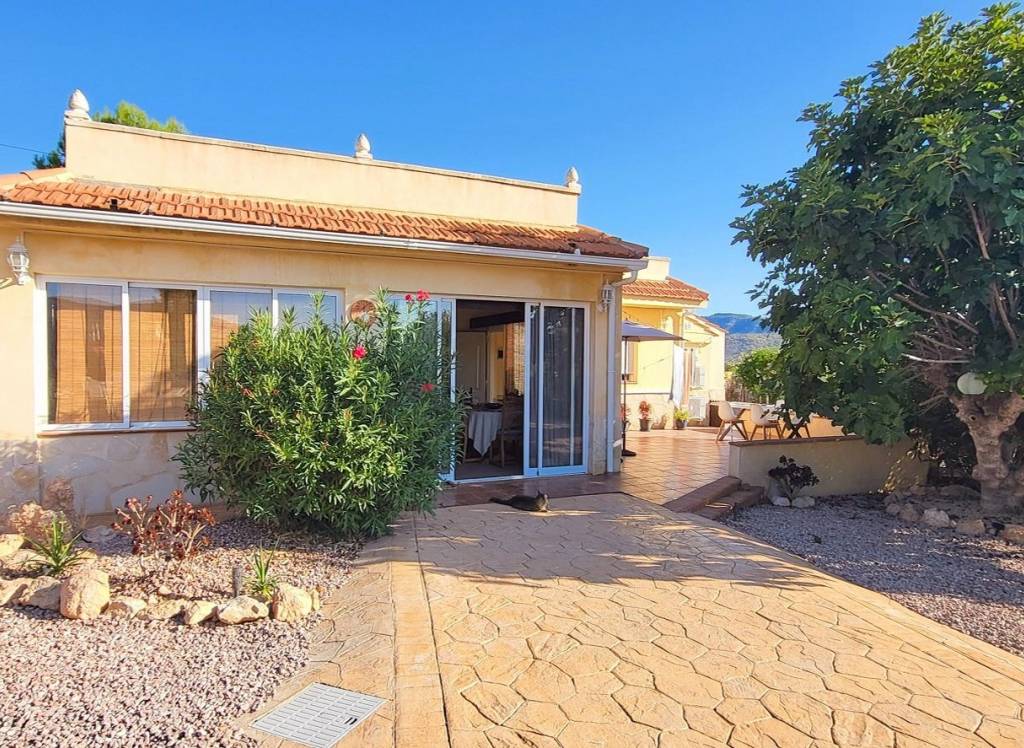 Resale - Villa - La Romana