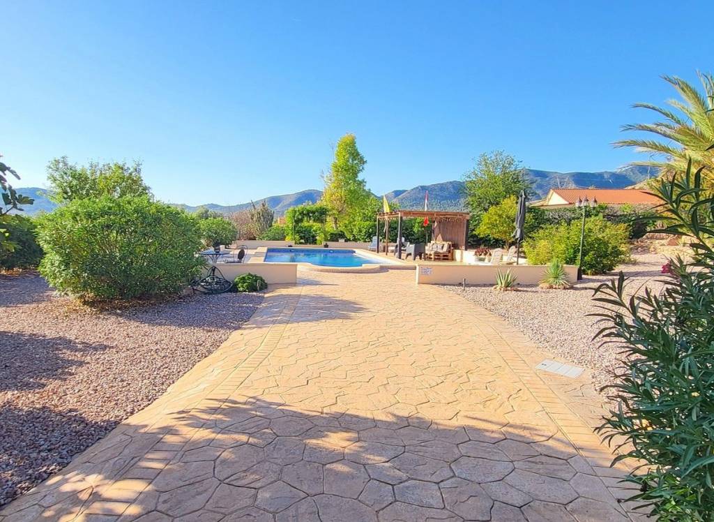 Resale - Villa - La Romana