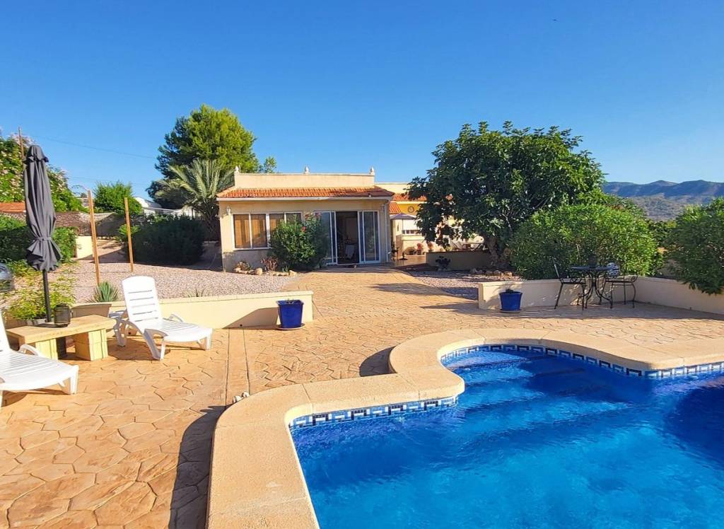 Resale - Villa - La Romana