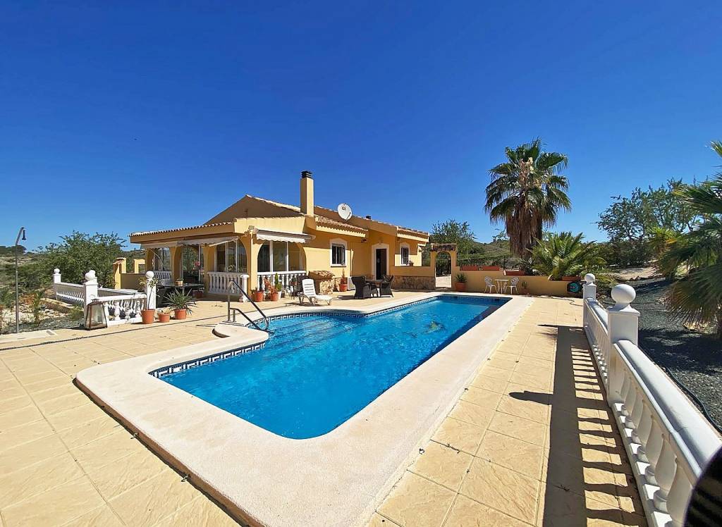 Resale - Villa - La Zarza