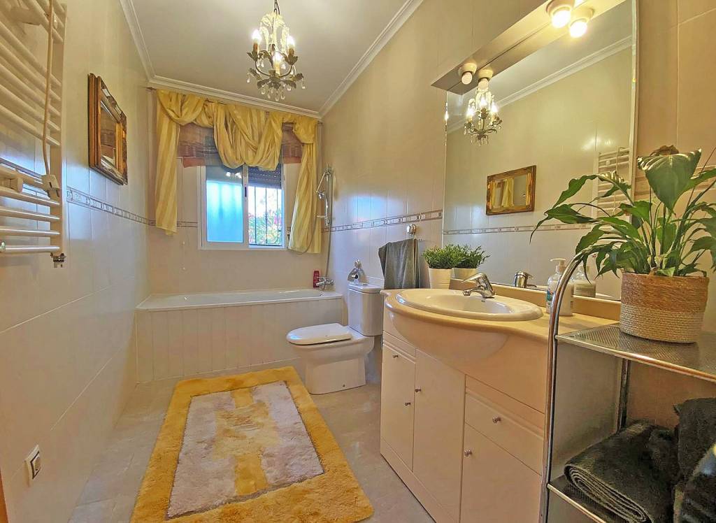 Resale - Villa - La Zarza