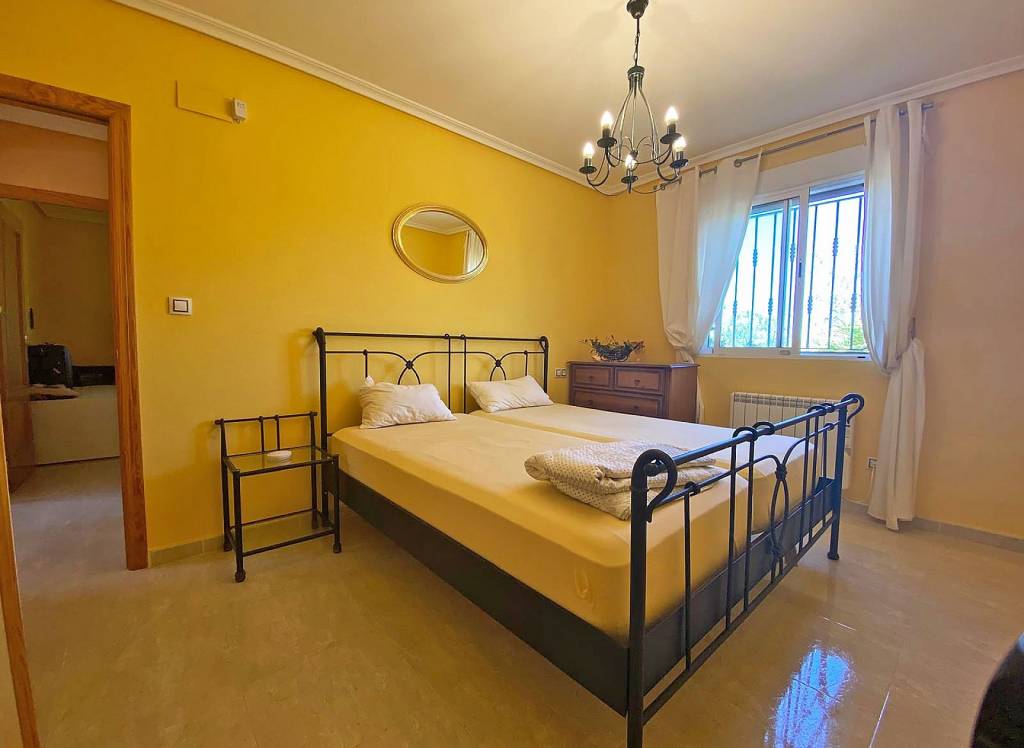 Resale - Villa - La Zarza