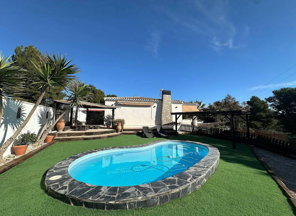 Resale - Villa - Monovar