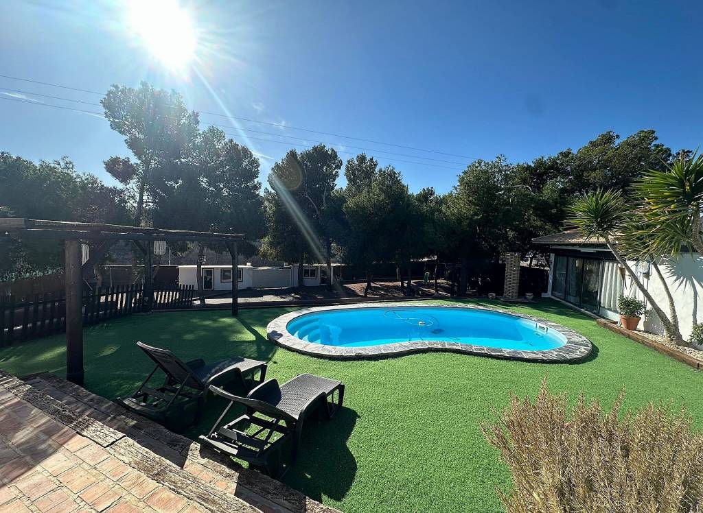 Resale - Villa - Monovar