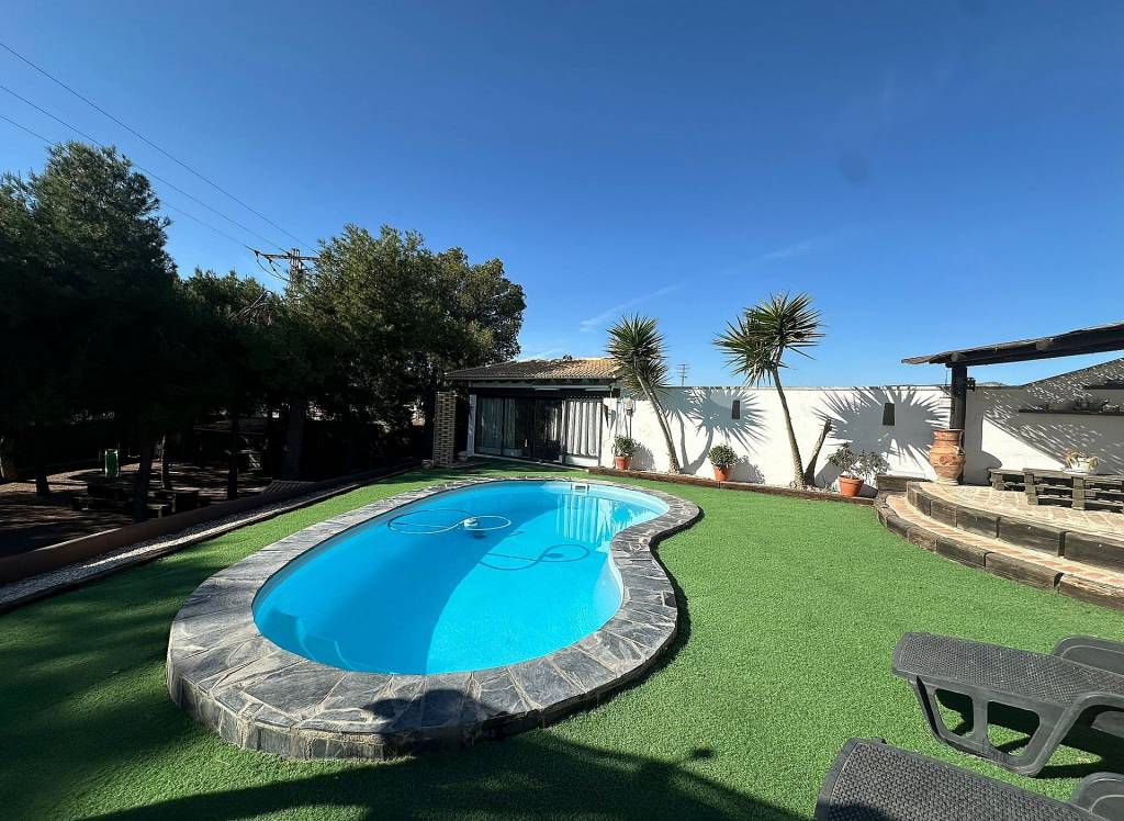 Resale - Villa - Monovar