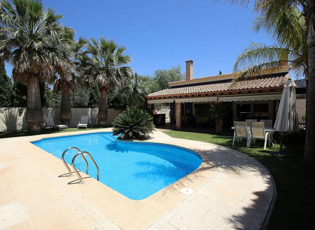 Resale - Villa - Monovar