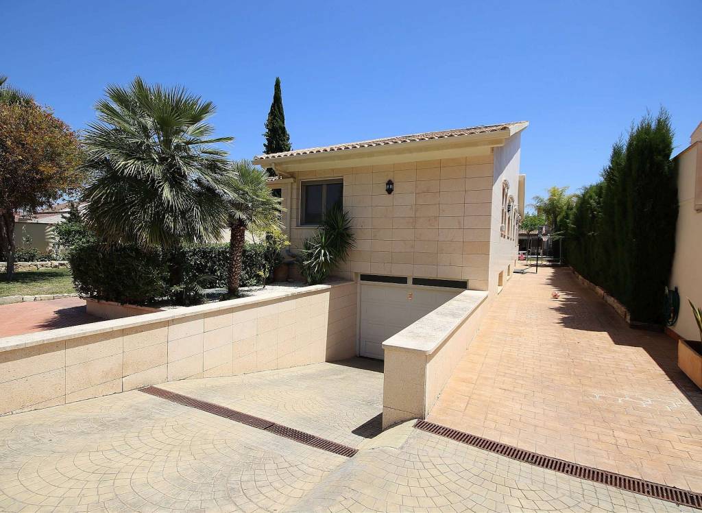 Resale - Villa - Monovar
