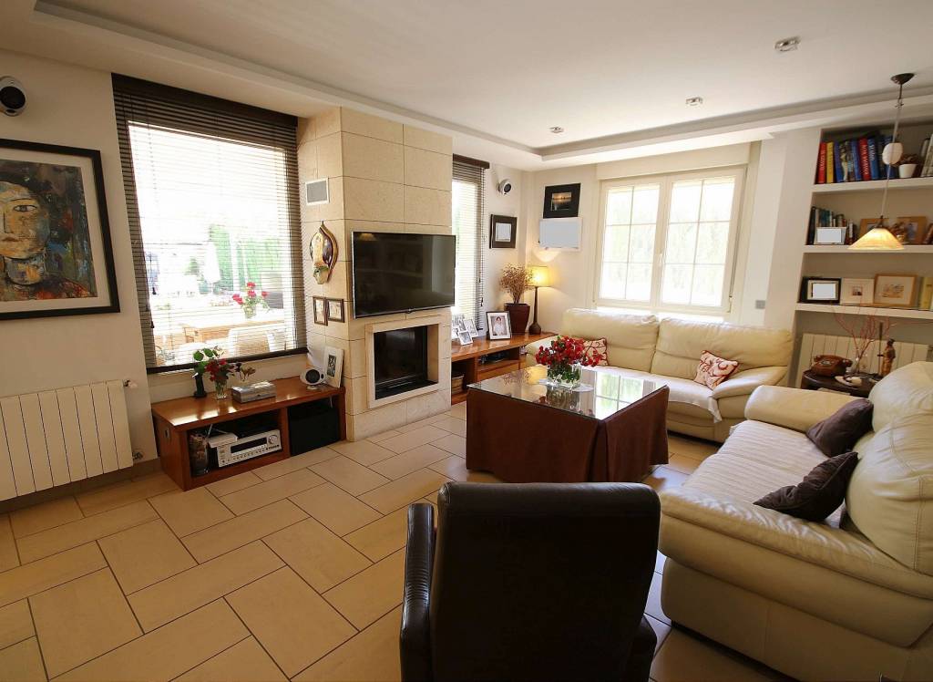 Resale - Villa - Monovar