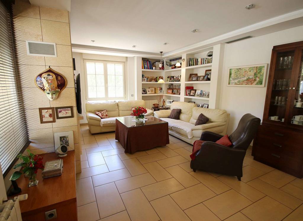 Resale - Villa - Monovar