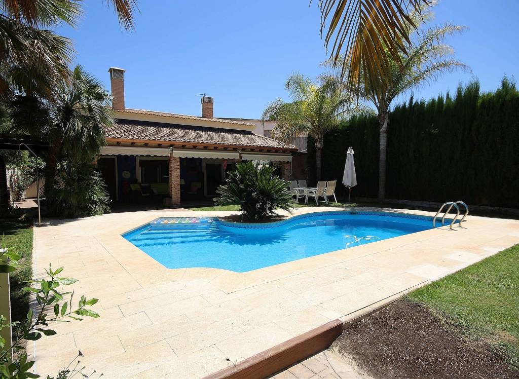 Resale - Villa - Monovar