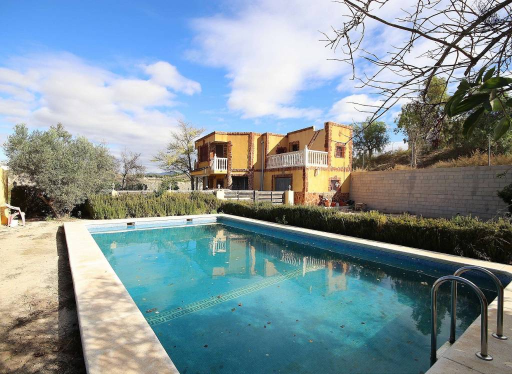 Resale - Villa - Monovar