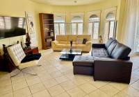 Resale - Villa - Onil