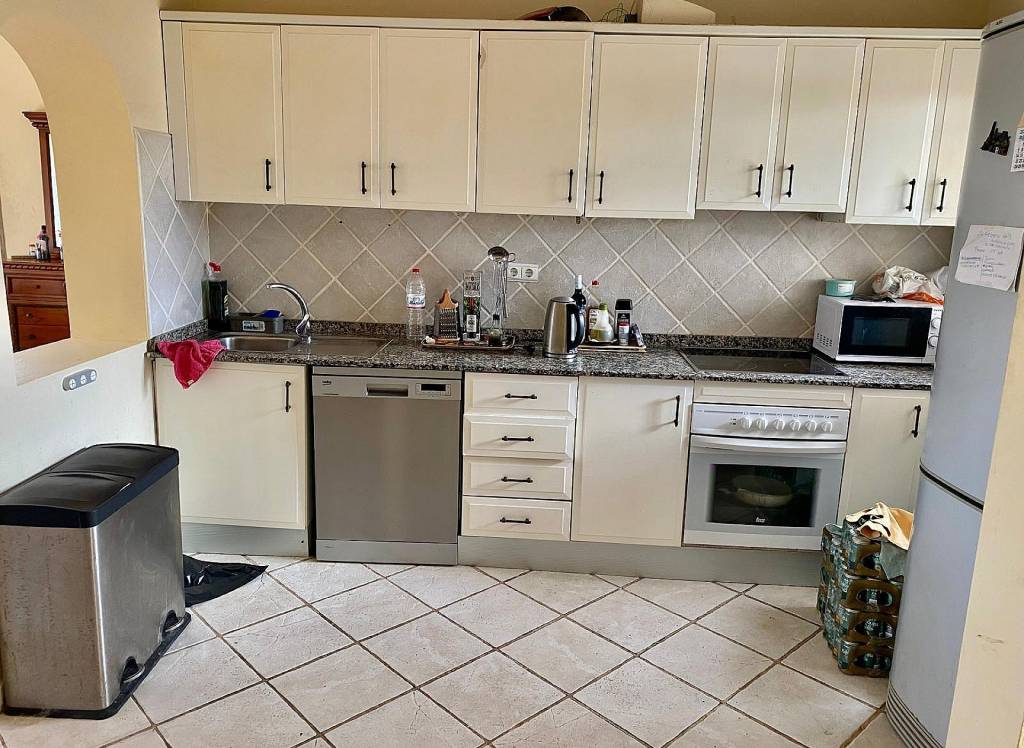 Resale - Villa - Onil