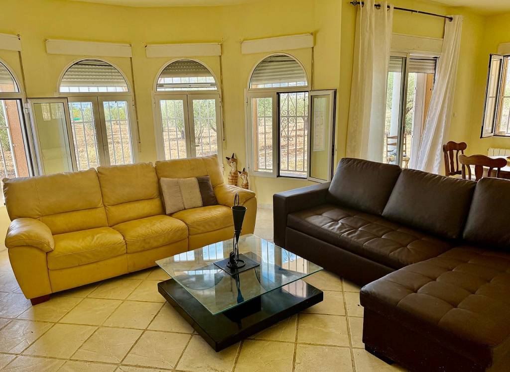 Resale - Villa - Onil