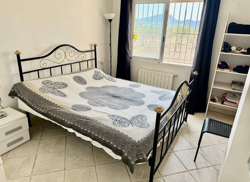 Resale - Villa - Onil