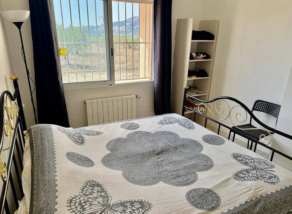 Resale - Villa - Onil