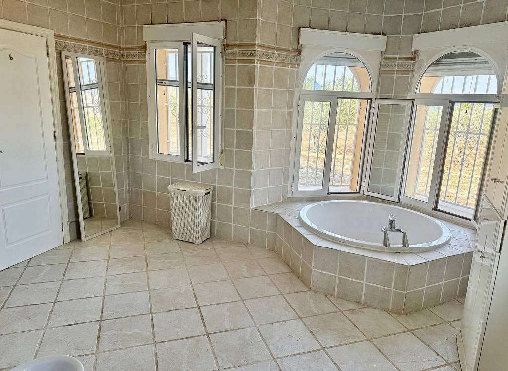 Resale - Villa - Onil