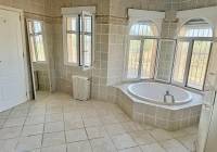 Resale - Villa - Onil