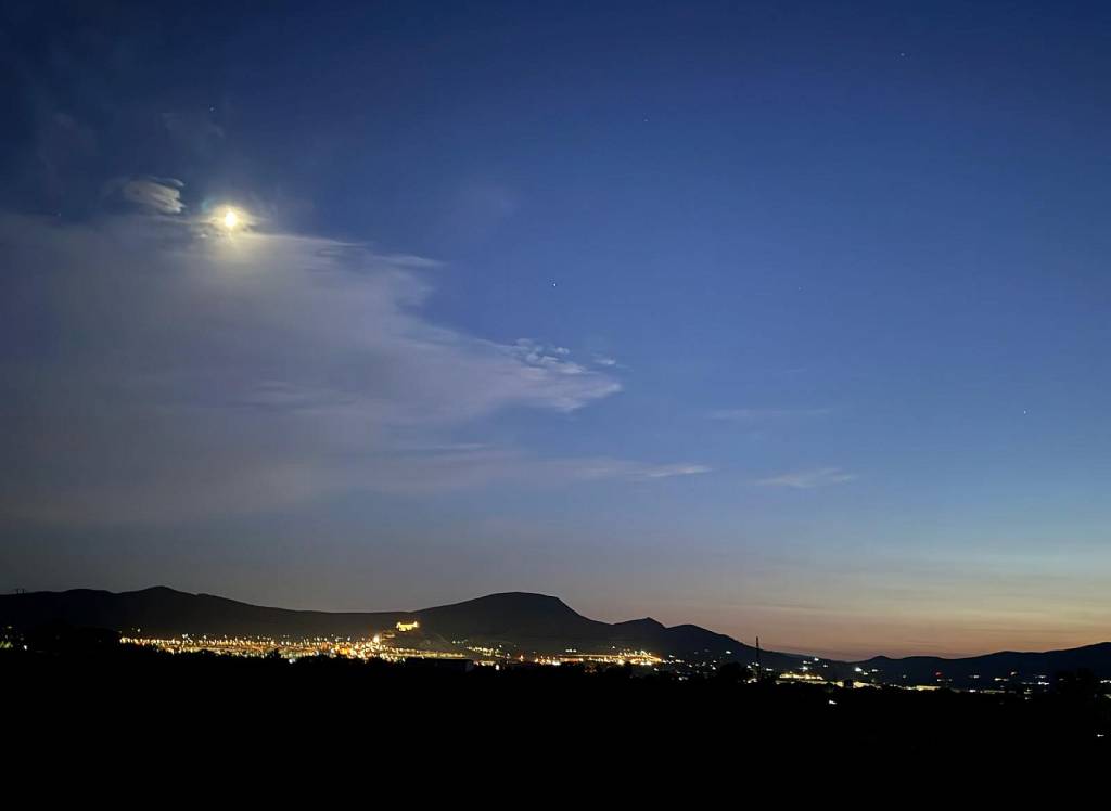 Resale - Villa - Onil