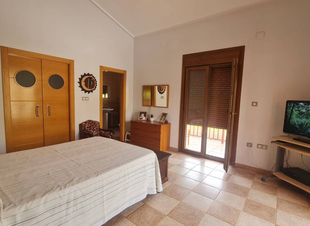 Resale - Villa - Petrer - Rural location