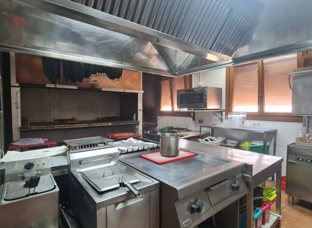 Resale - Villa - Petrer - Rural location