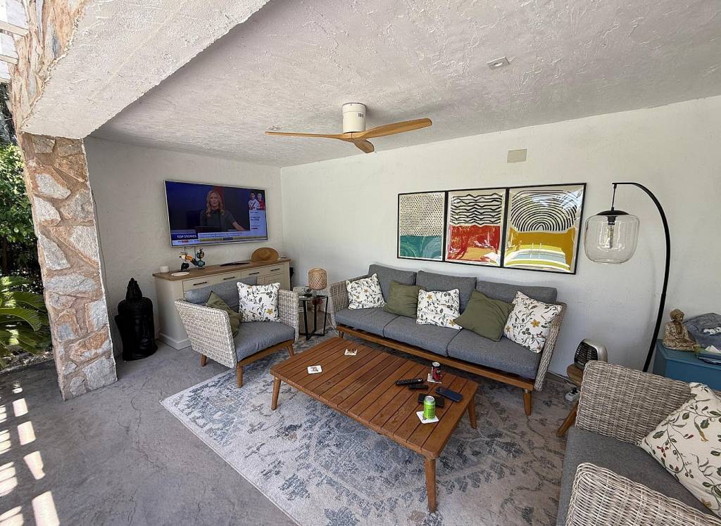 Resale - Villa - Petrer