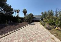 Resale - Villa - Petrer