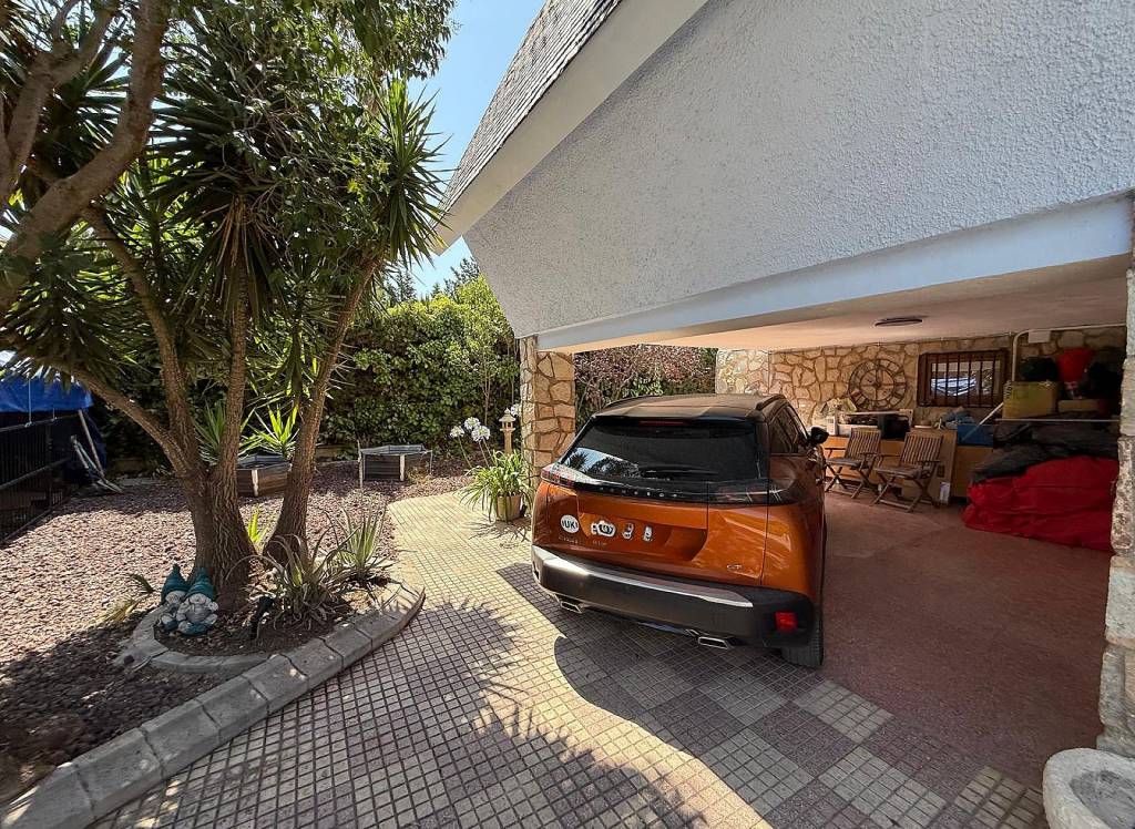 Resale - Villa - Petrer