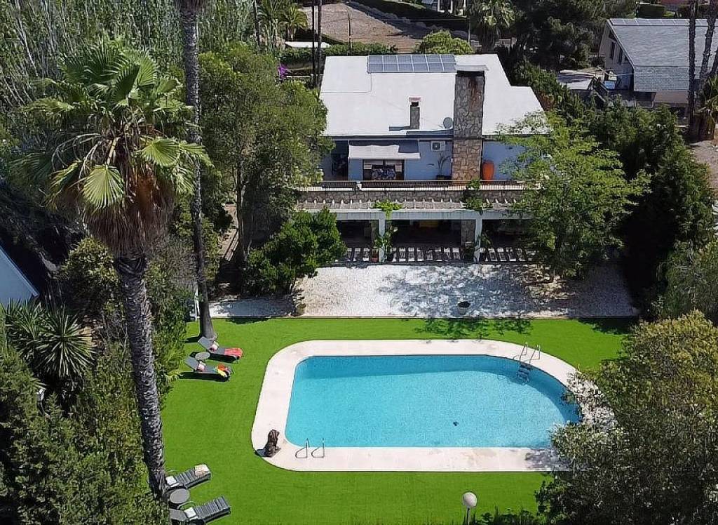 Resale - Villa - Petrer