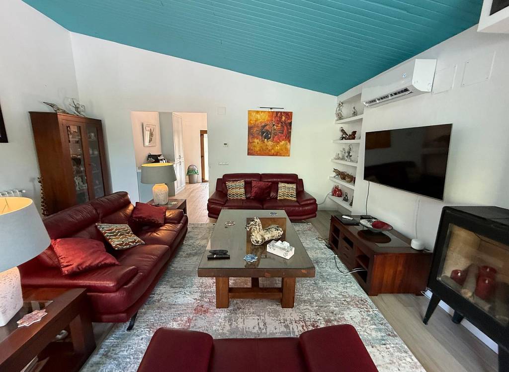 Resale - Villa - Petrer