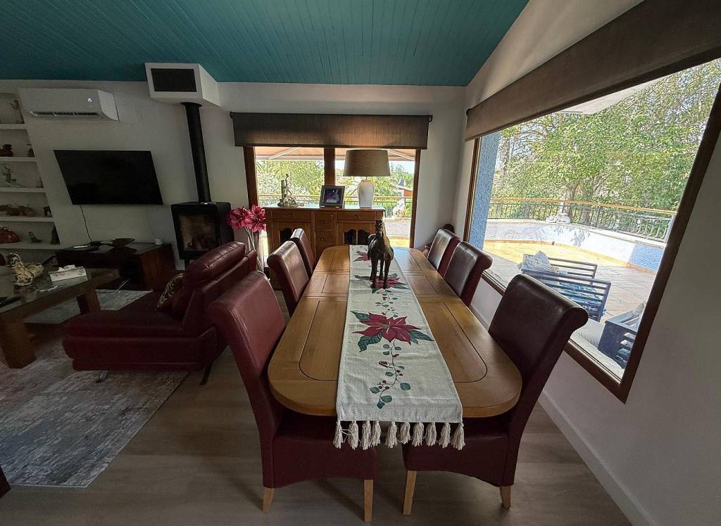 Resale - Villa - Petrer