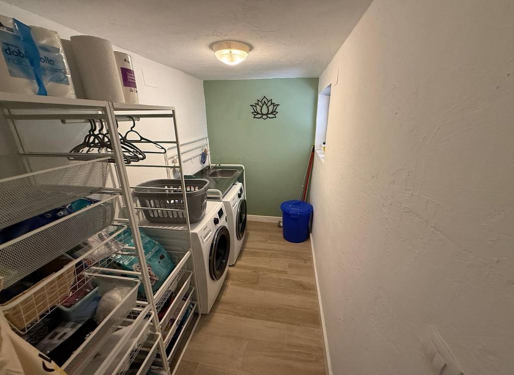 Resale - Villa - Petrer