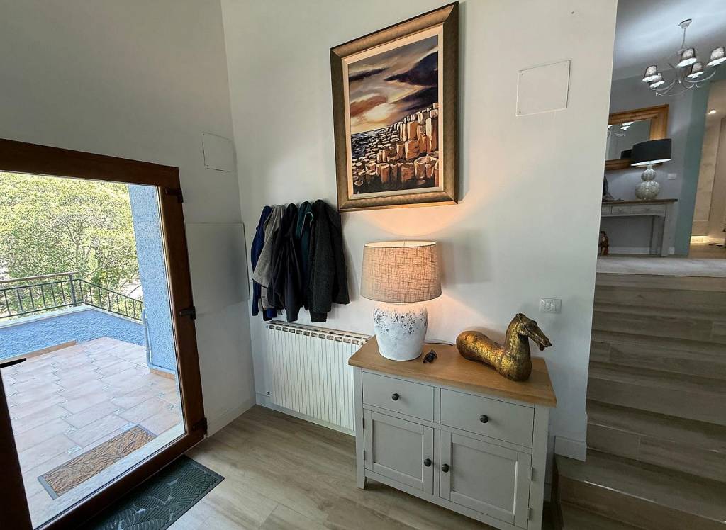 Resale - Villa - Petrer