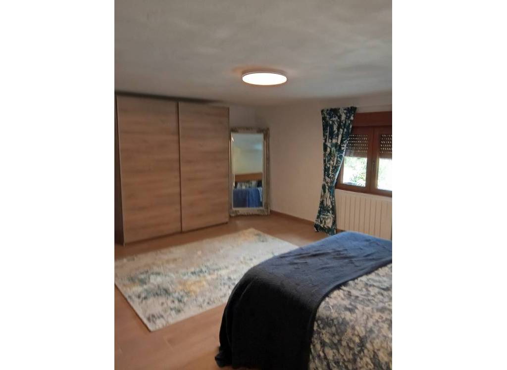 Resale - Villa - Petrer