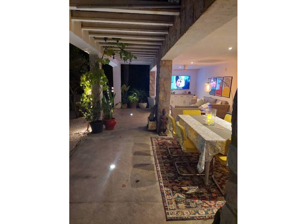 Resale - Villa - Petrer