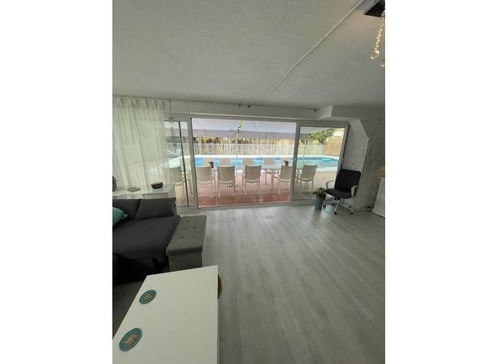 Resale - Villa - Petrer