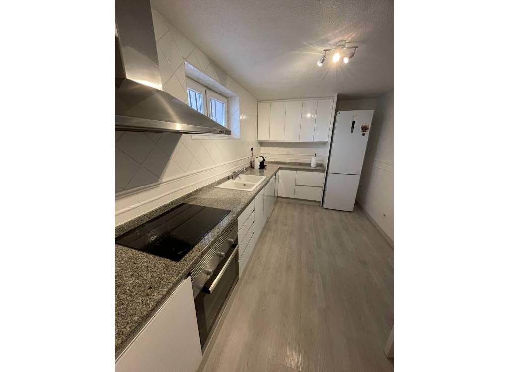 Resale - Villa - Petrer