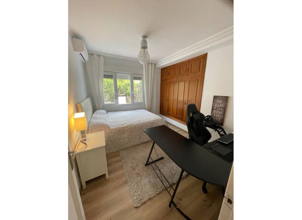 Resale - Villa - Petrer