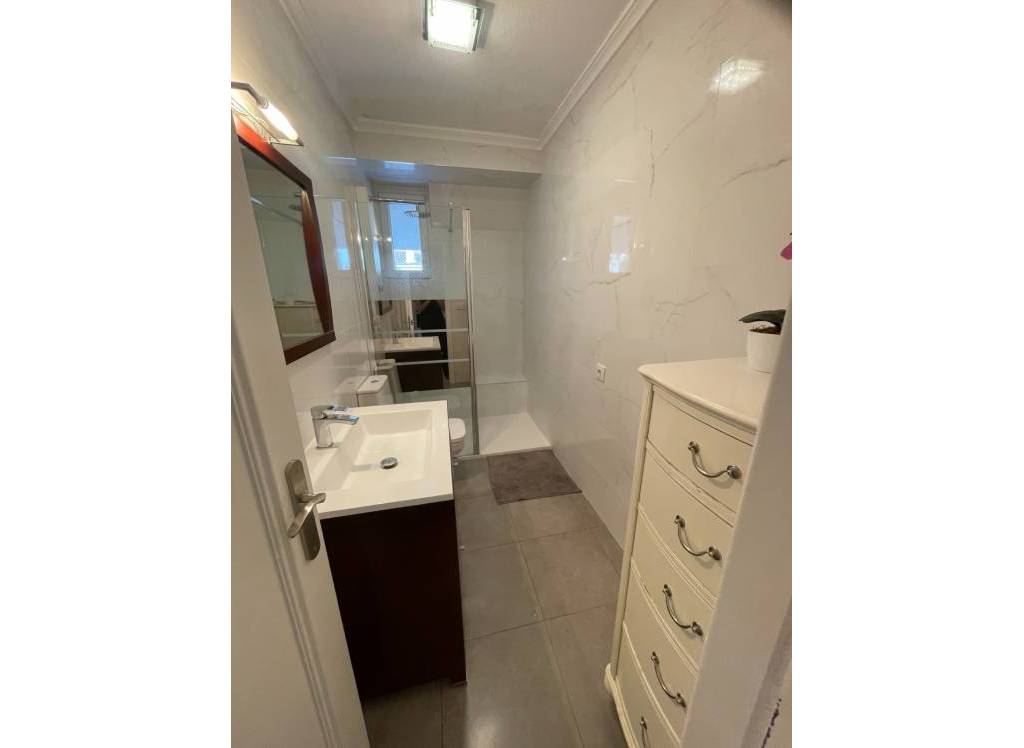 Resale - Villa - Petrer