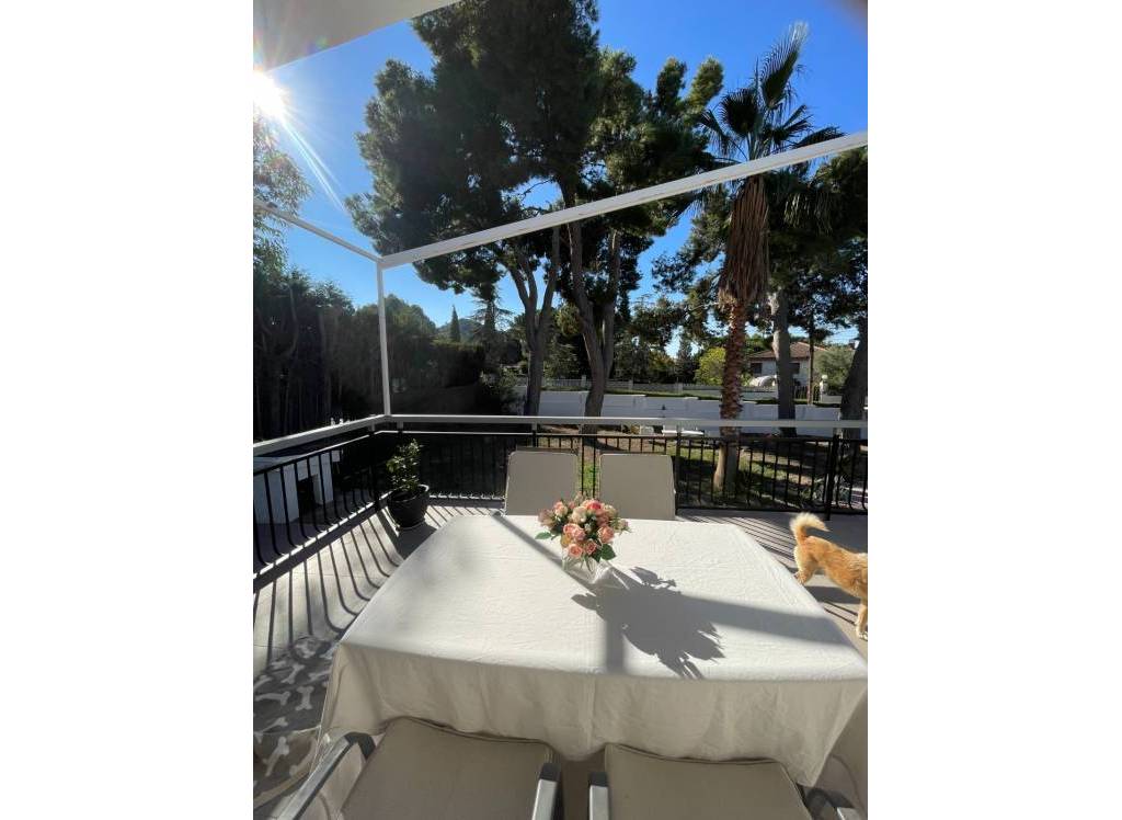 Resale - Villa - Petrer