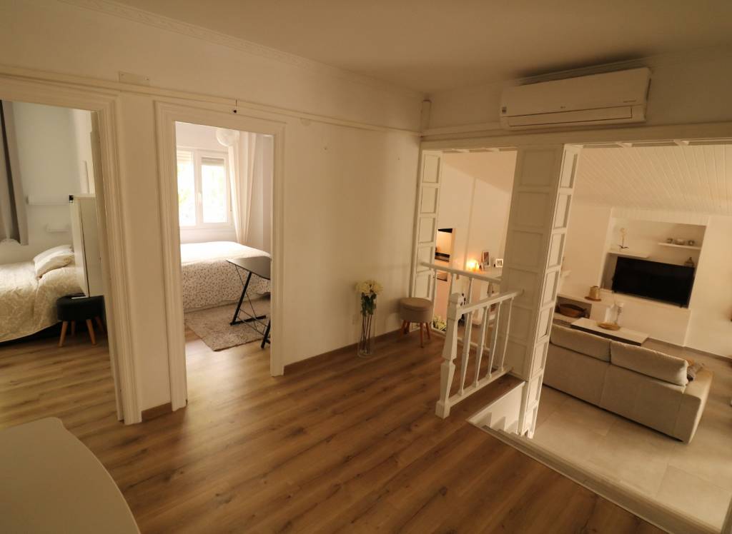 Resale - Villa - Petrer