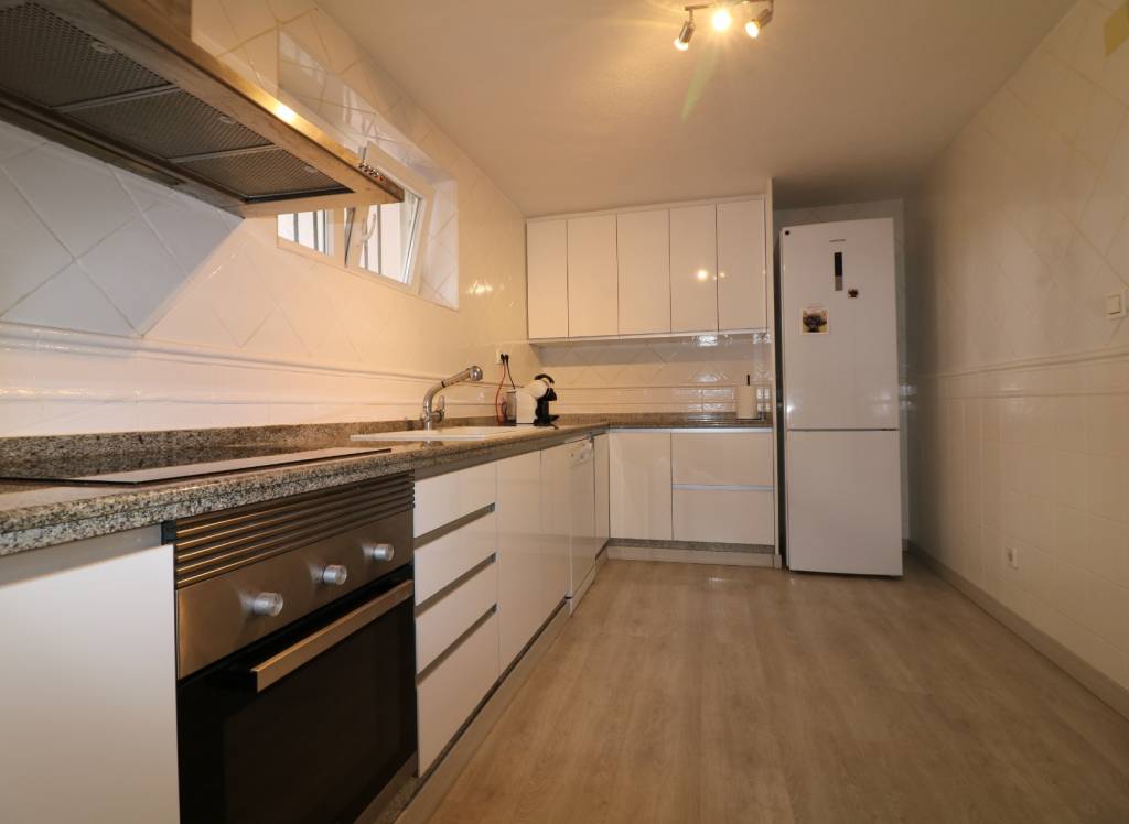 Resale - Villa - Petrer