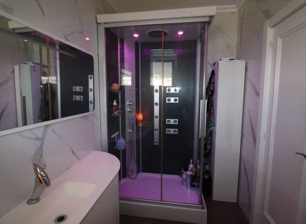 Resale - Villa - Petrer