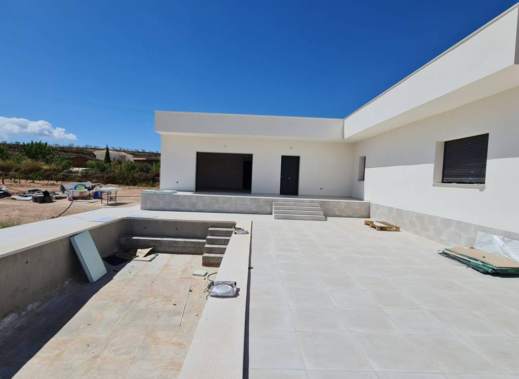 Resale - Villa - Pinoso - Rural location