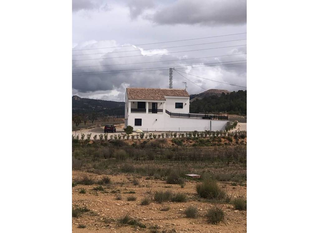 Resale - Villa - Pinoso - Rural location