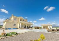 Resale - Villa - Pinoso - Rural location