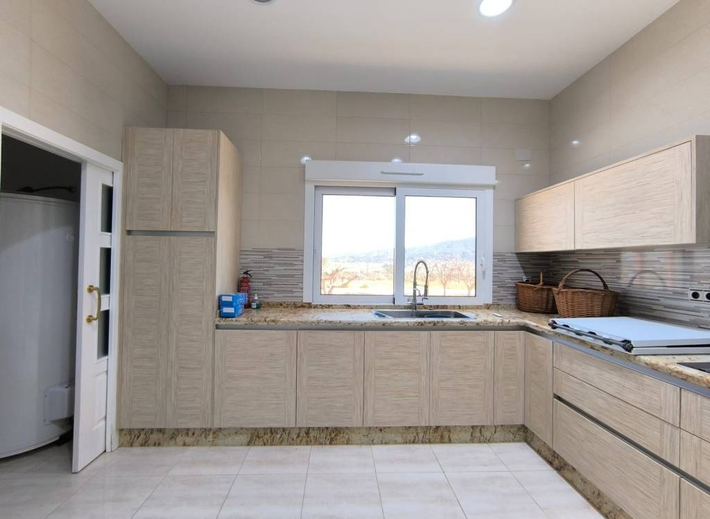 Resale - Villa - Pinoso - Rural location